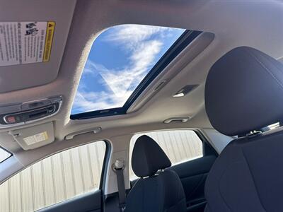 2024 Hyundai ELANTRA Preferred Tech   - Photo 12 - St Albert, AB T8N 3Z7