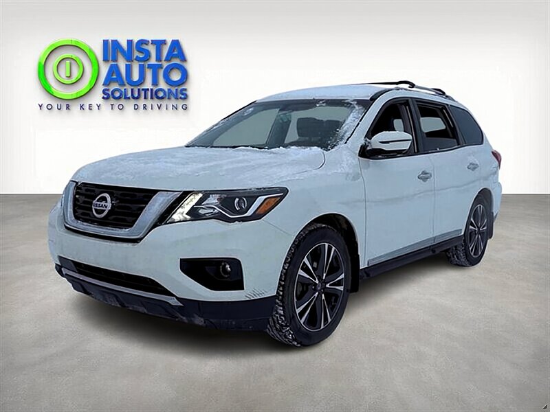 2017 Nissan Pathfinder Platinum  4X4