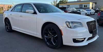 2023 Chrysler 300 Series Touring L   - Photo 4 - St Albert, AB T8N 3Z7