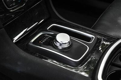2023 Chrysler 300 Series Touring L   - Photo 15 - St Albert, AB T8N 3Z7