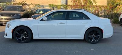 2023 Chrysler 300 Series Touring L   - Photo 5 - St Albert, AB T8N 3Z7