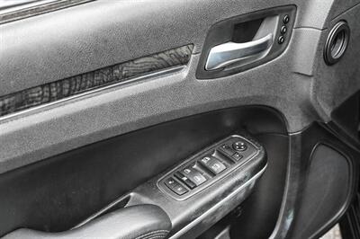 2023 Chrysler 300 Series Touring L   - Photo 17 - St Albert, AB T8N 3Z7