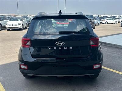 2021 Hyundai Venue Preferred   - Photo 6 - Edmonton, AB T5L 2J7