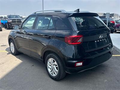 2021 Hyundai Venue Preferred   - Photo 5 - Edmonton, AB T5L 2J7