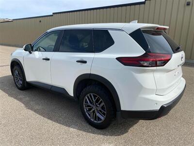 2024 Nissan Rogue S  AWD - Photo 3 - St Albert, AB T8N 3Z7