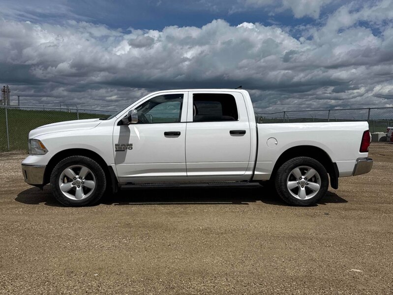 2021 RAM 1500 Classic SXT 4X4 - Photo 3 - St Albert, AB T8N 3Z7