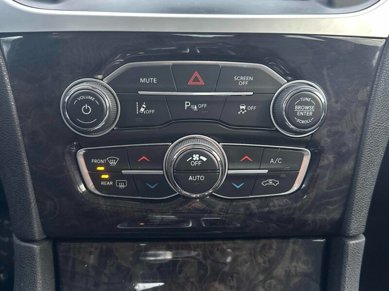 2023 Chrysler 300 Series Touring L AWD - Photo 14 - Acheson, AB T7X 5A3