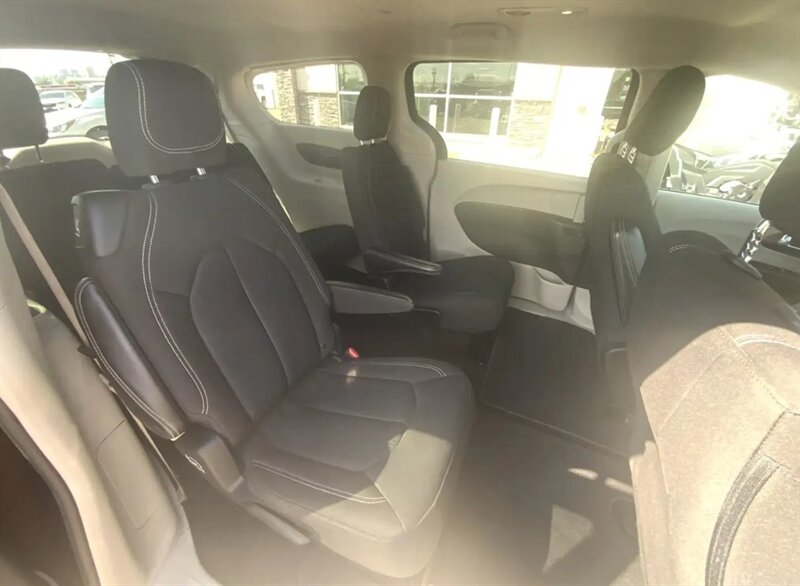 2022 Chrysler Grand Caravan SXT - Photo 13 - Edmonton, AB T5L 2J7