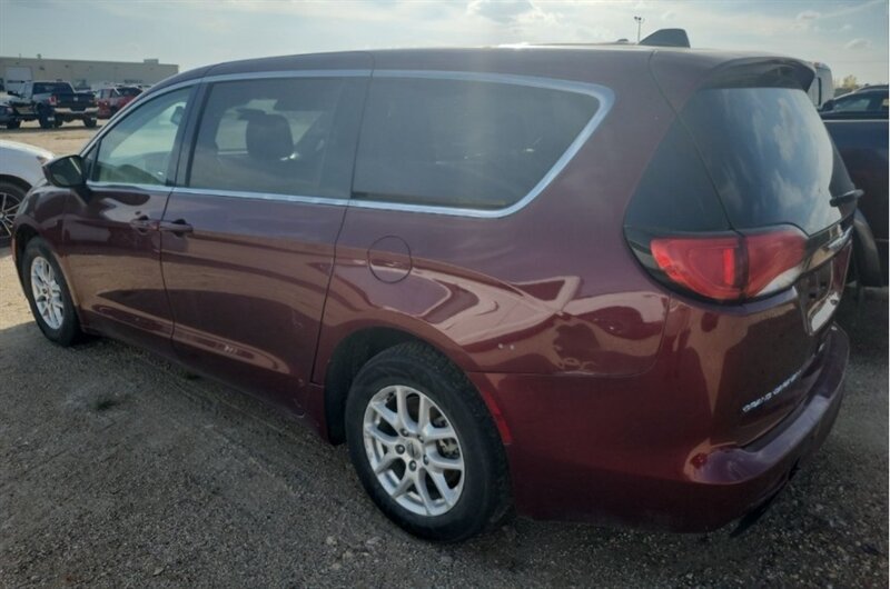 2022 Chrysler Grand Caravan SXT - Photo 3 - Edmonton, AB T5L 2J7