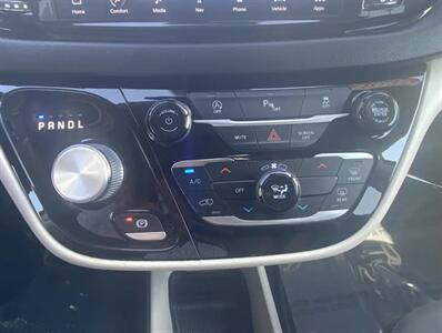 2022 Chrysler Grand Caravan SXT - Photo 9 - Edmonton, AB T5L 2J7