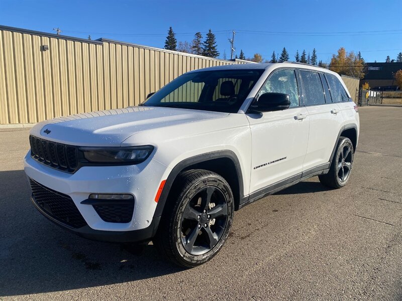 2023 Jeep Grand Cherokee Limited 4x4 - Photo 1 - St Albert, AB T8N 3Z7
