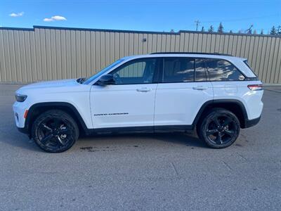 2023 Jeep Grand Cherokee Limited  4x4 - Photo 2 - St Albert, AB T8N 3Z7