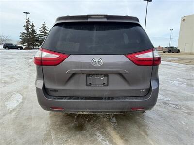 2019 Toyota Sienna LE  8-Passenger - Photo 6 - Edmonton, AB T5L 2J7