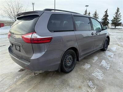 2019 Toyota Sienna LE  8-Passenger - Photo 5 - Edmonton, AB T5L 2J7