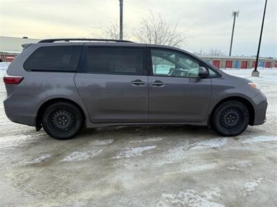 2019 Toyota Sienna LE  8-Passenger - Photo 4 - Edmonton, AB T5L 2J7