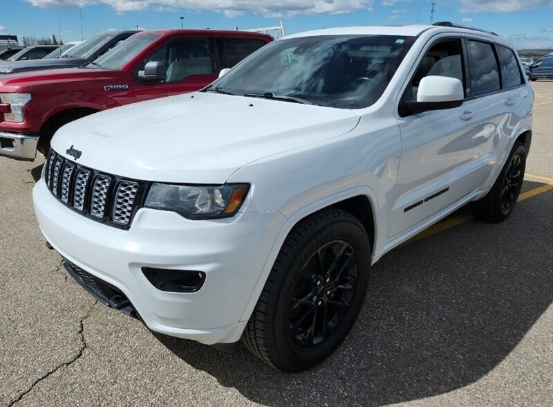 2021 Jeep Grand Cherokee Altitude   - Photo 1 - St Albert, AB T8N 3Z7