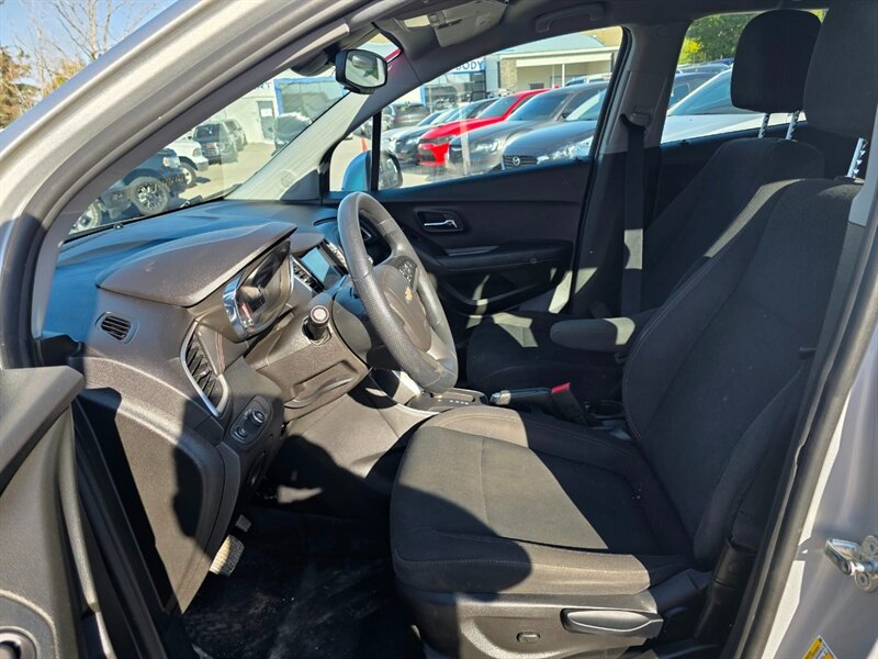 2019 Chevrolet Trax LS AWD - Photo 7 - St Albert, AB T8N 3Z7