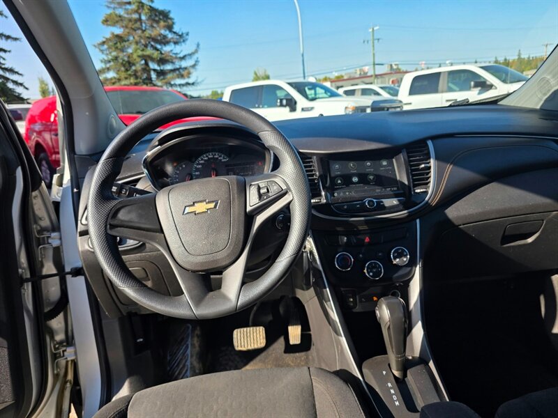 2019 Chevrolet Trax LS AWD - Photo 8 - St Albert, AB T8N 3Z7