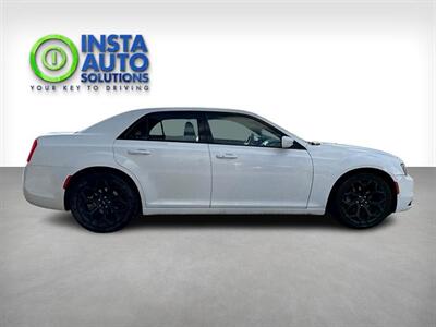 2018 Chrysler 300 Series S   - Photo 5 - Acheson, AB T7X 5A3