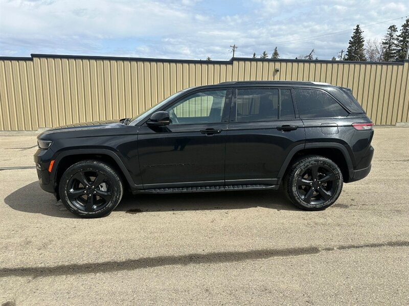 2024 Jeep Grand Cherokee Limited 4x4 - Photo 2 - St Albert, AB T8N 3Z7