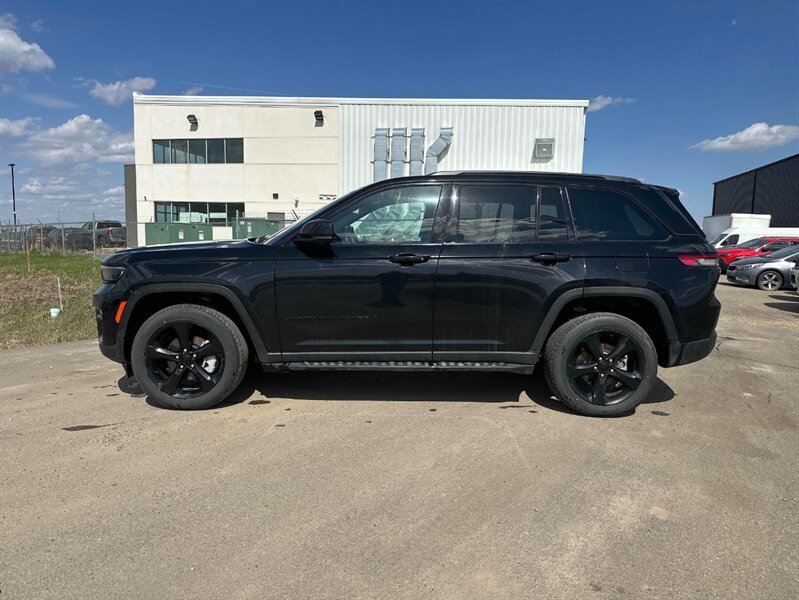 2024 Jeep Grand Cherokee Limited - Photo 5 - Edmonton, AB T5L 2J7
