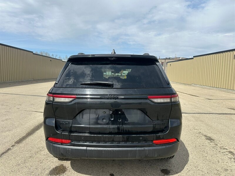 2024 Jeep Grand Cherokee Limited 4x4 - Photo 7 - St Albert, AB T8N 3Z7
