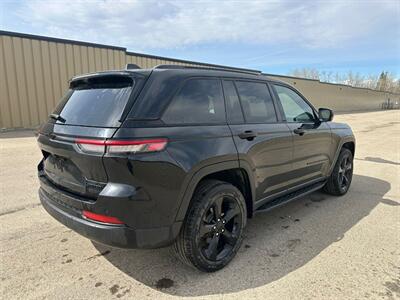 2024 Jeep Grand Cherokee Limited 4x4 - Photo 8 - St Albert, AB T8N 3Z7
