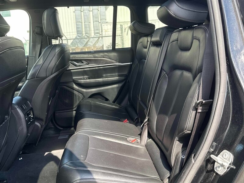 2024 Jeep Grand Cherokee Limited - Photo 12 - Edmonton, AB T5L 2J7