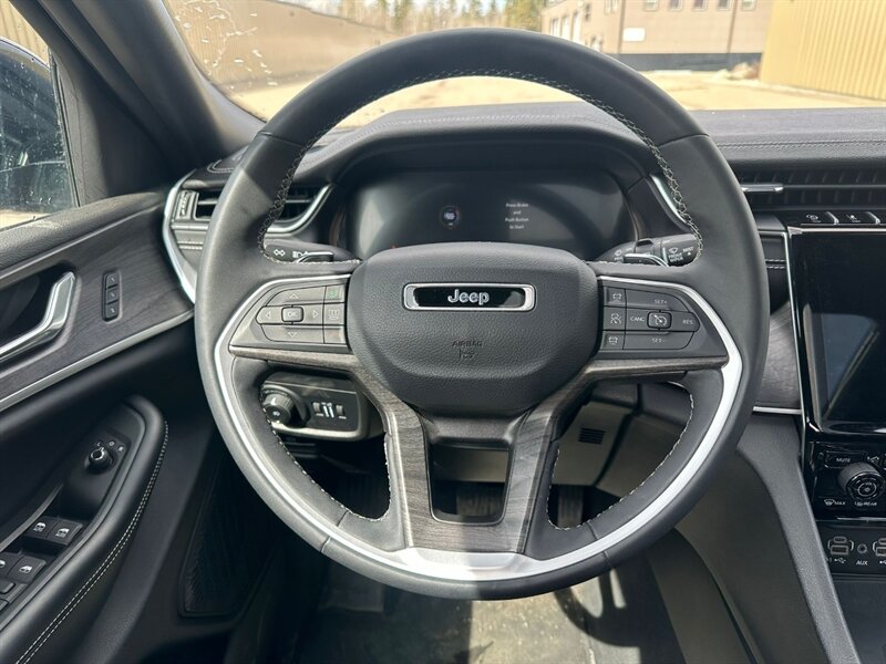 2024 Jeep Grand Cherokee Limited 4x4 - Photo 10 - St Albert, AB T8N 3Z7