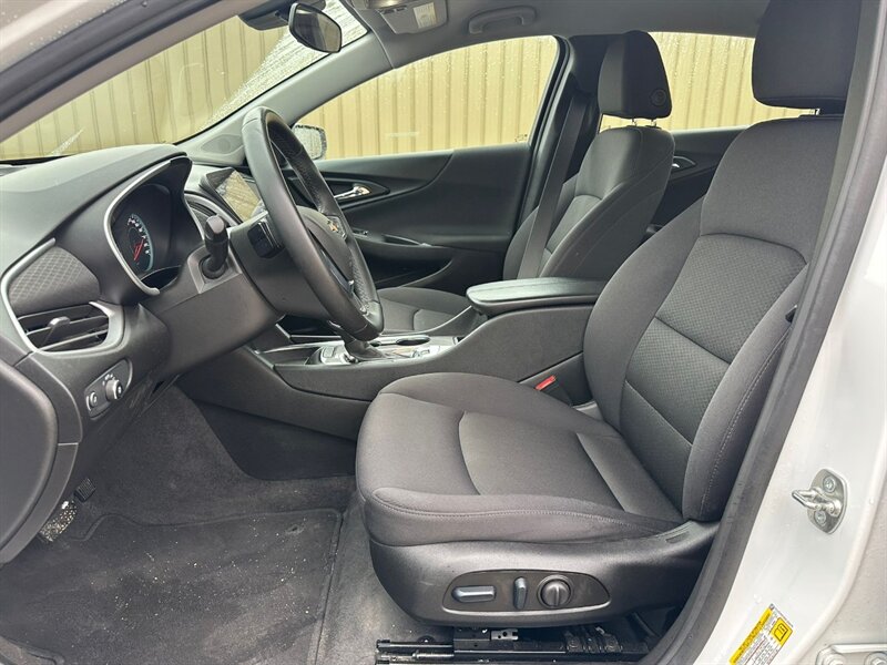 2024 Chevrolet Malibu LT Sport Edition - Photo 12 - St Albert, AB T8N 3Z7
