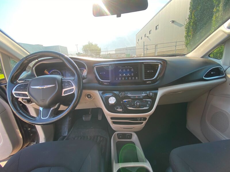 2019 Chrysler Pacifica Touring - Photo 9 - Edmonton, AB T5L 2J7