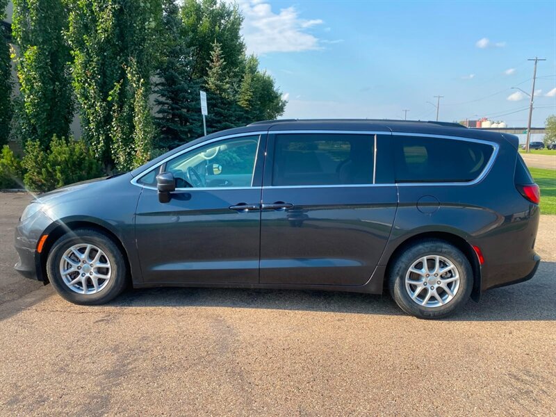 2019 Chrysler Pacifica Touring - Photo 2 - Edmonton, AB T5L 2J7