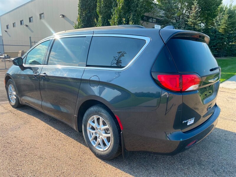 2019 Chrysler Pacifica Touring - Photo 8 - Edmonton, AB T5L 2J7
