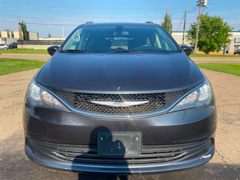 2019 Chrysler Pacifica Touring - Photo 4 - Edmonton, AB T5L 2J7
