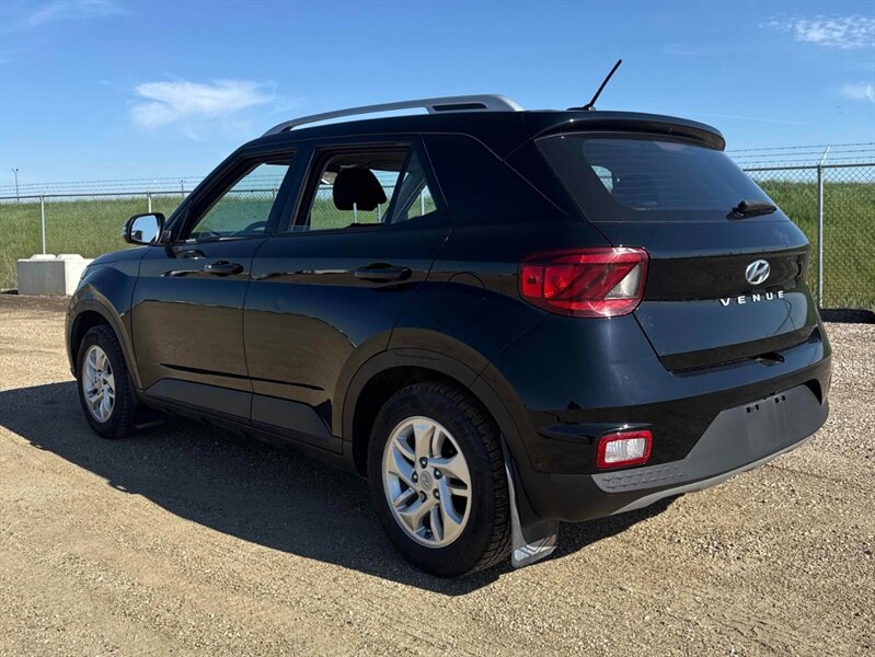 2023 Hyundai VENUE Preferred - Photo 7 - St Albert, AB T8N 3Z7