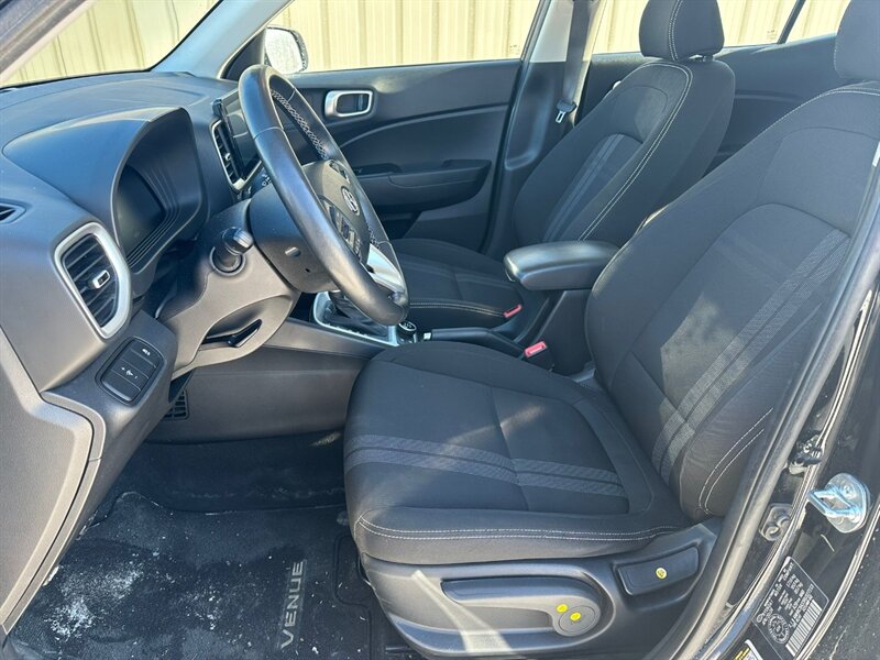 2023 Hyundai VENUE Preferred - Photo 10 - St Albert, AB T8N 3Z7