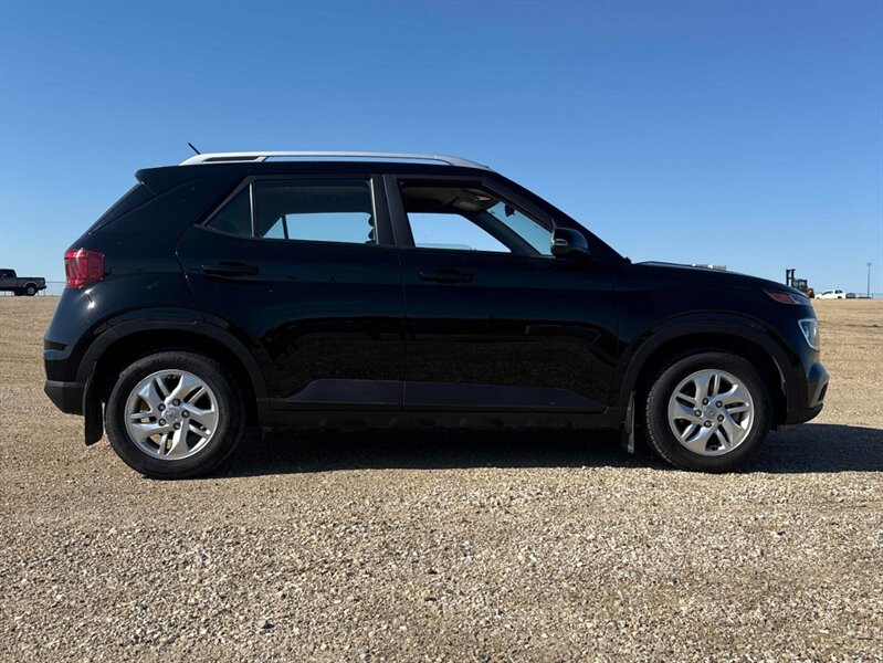 2023 Hyundai VENUE Preferred - Photo 5 - St Albert, AB T8N 3Z7