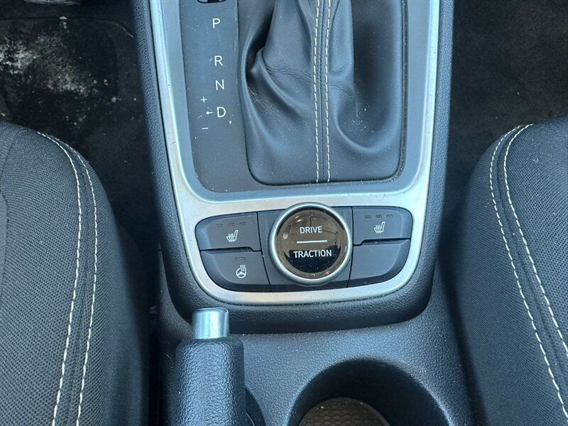 2023 Hyundai VENUE Preferred - Photo 13 - St Albert, AB T8N 3Z7