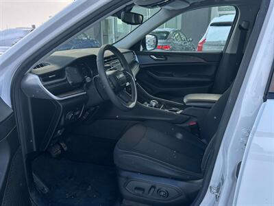 2023 Jeep Grand Cherokee Laredo  4x4 - Photo 9 - Acheson, AB T7X 5A3