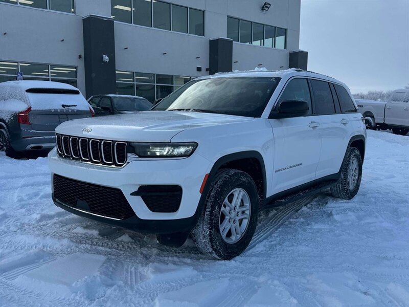 2023 Jeep Grand Cherokee Laredo  4x4 - Photo 1 - Acheson, AB T7X 5A3