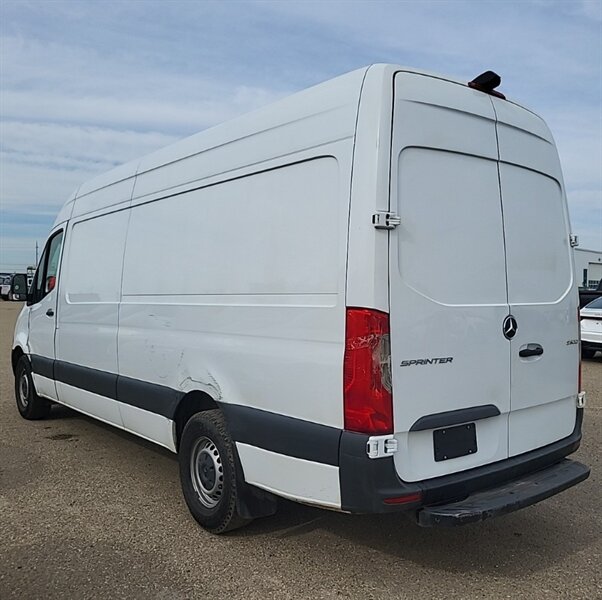 2023 Mercedes-Benz Sprinter 2500 CARGO VAN HIGH ROOF - Photo 4 - Edmonton, AB T5L 2J7
