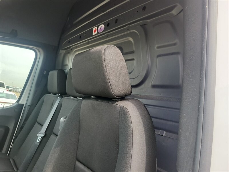 2023 Mercedes-Benz Sprinter 2500 CARGO VAN HIGH ROOF - Photo 8 - Edmonton, AB T5L 2J7