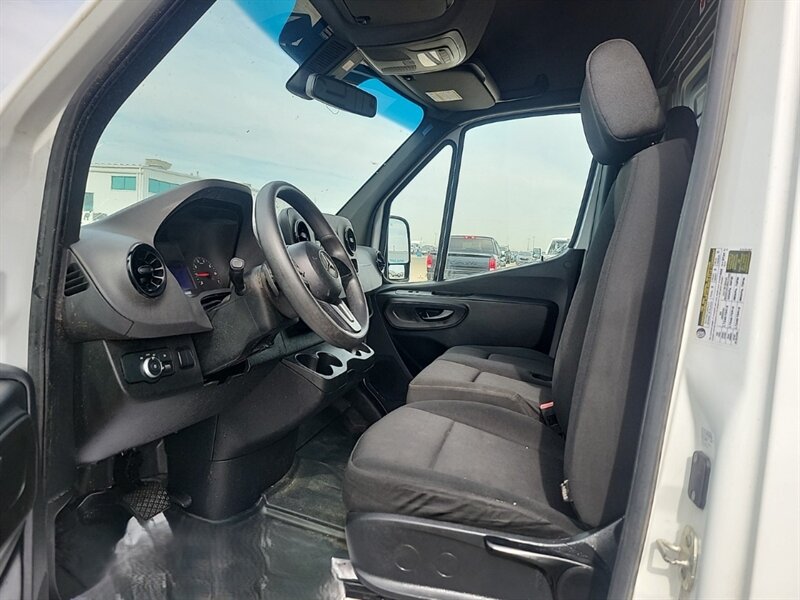 2023 Mercedes-Benz Sprinter 2500 CARGO VAN HIGH ROOF - Photo 6 - Edmonton, AB T5L 2J7
