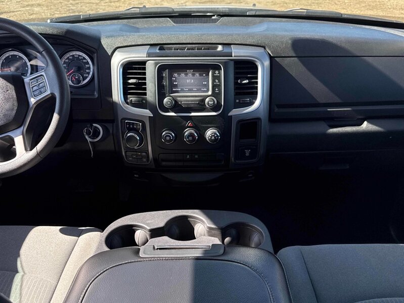 2023 RAM 1500 Classic SLT 4X4 - Photo 11 - Edmonton, AB T5L 2J7
