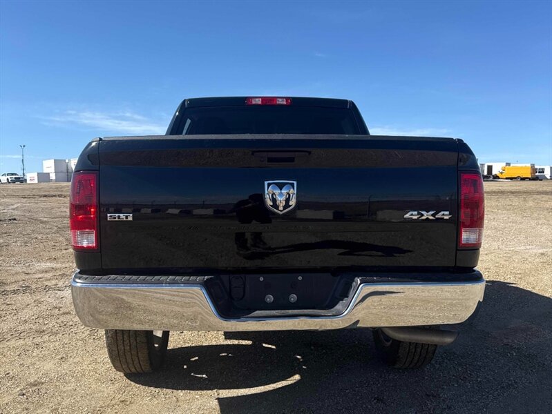 2023 RAM 1500 Classic SLT 4X4 - Photo 8 - Edmonton, AB T5L 2J7