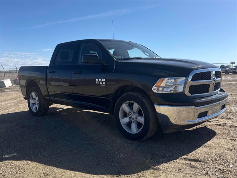 2023 RAM 1500 Classic SLT 4X4 - Photo 2 - Edmonton, AB T5L 2J7