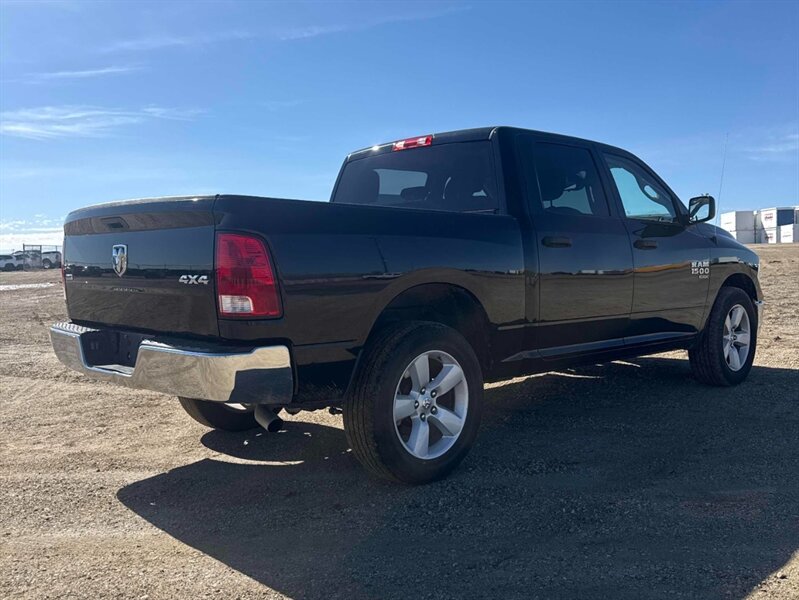 2023 RAM 1500 Classic SLT 4X4 - Photo 7 - Edmonton, AB T5L 2J7