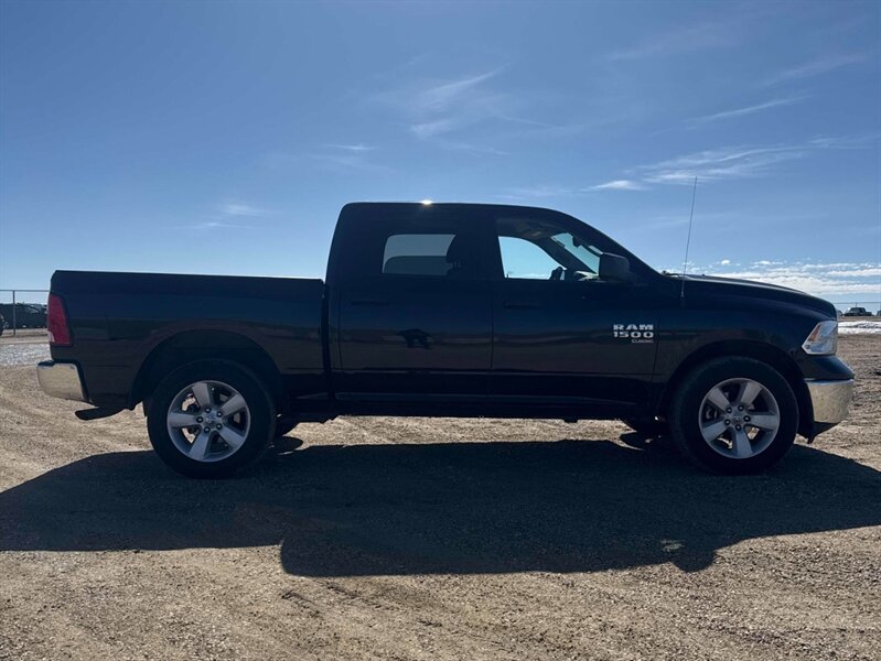 2023 RAM 1500 Classic SLT 4X4 - Photo 4 - Edmonton, AB T5L 2J7