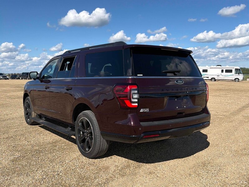 2023 Ford Expedition MAX Limited 4x4 - Photo 7 - St Albert, AB T8N 3Z7