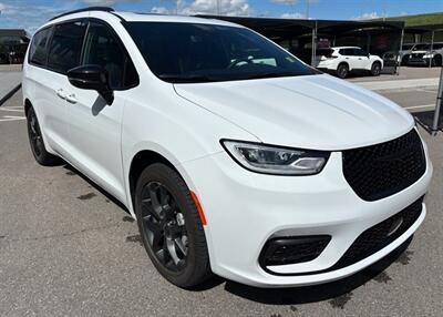 2024 Chrysler Pacifica Touring L Sunroof S package   - Photo 3 - St Albert, AB T8N 3Z7